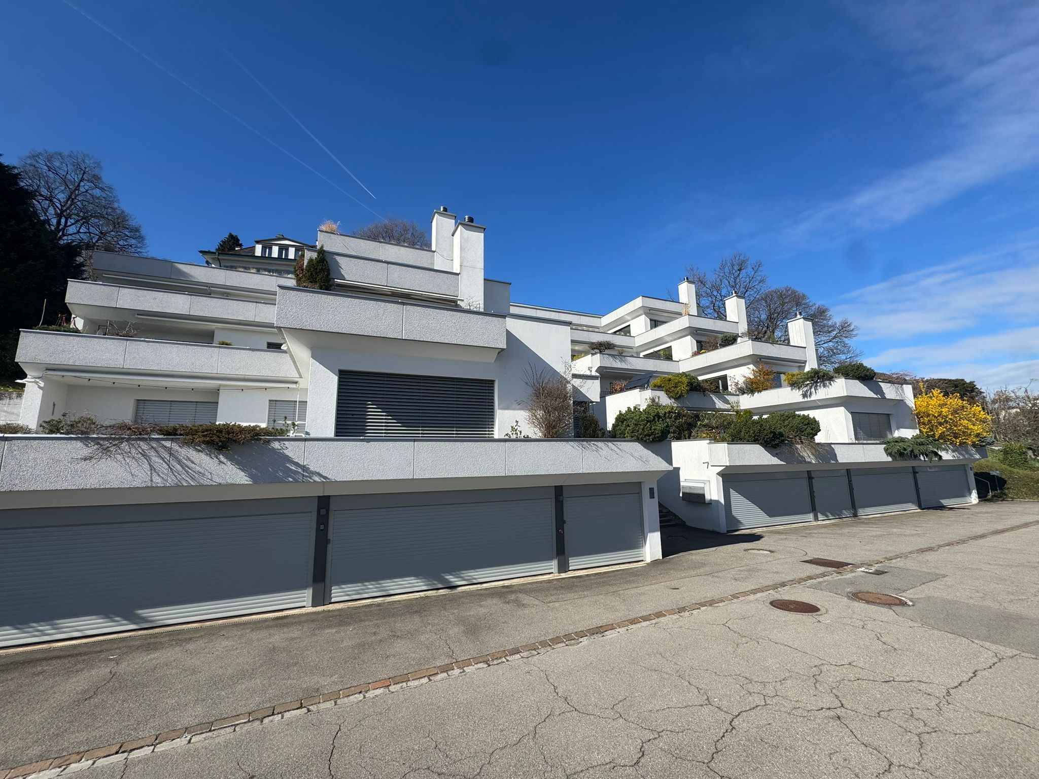 Alte Landstrasse 37A, 37B und Claridenstrasse in Kilchberg